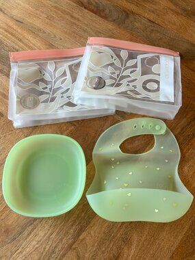 Color Changing Silicone Baby Bib & Plate Set (Heat Activated) with Snack Bags